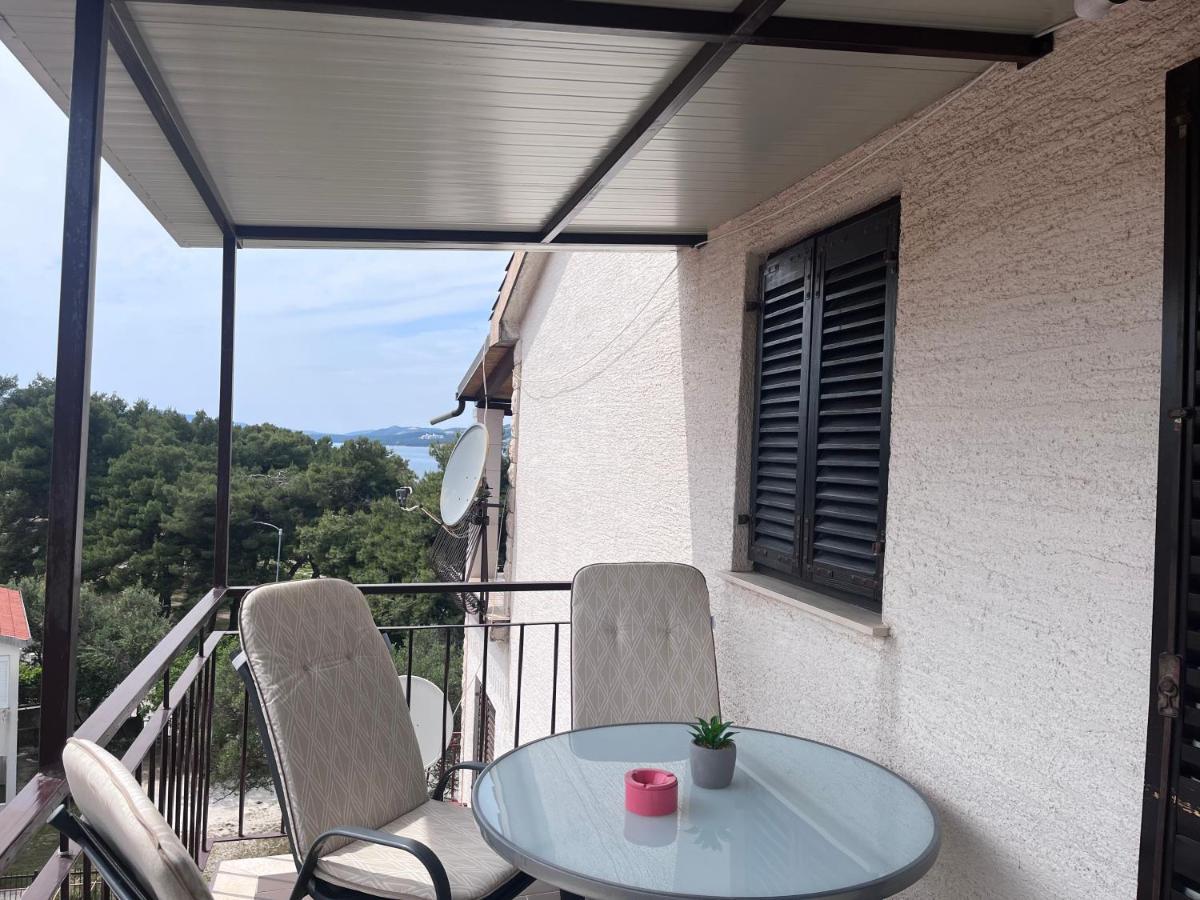 Apartments Villa Mirella 20 M From The Sea - Free Parking 트로기르 외부 사진