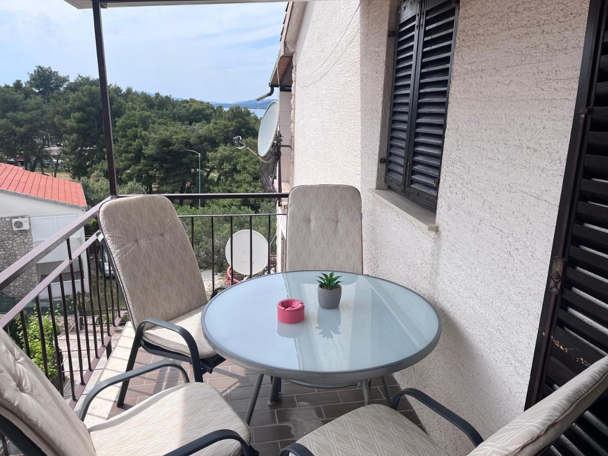 Apartments Villa Mirella 20 M From The Sea - Free Parking 트로기르 외부 사진