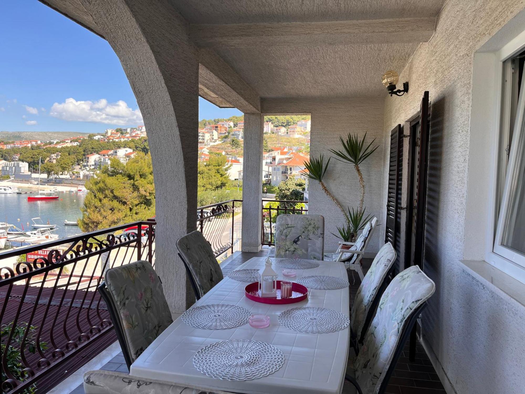 Apartments Villa Mirella 20 M From The Sea - Free Parking 트로기르 외부 사진