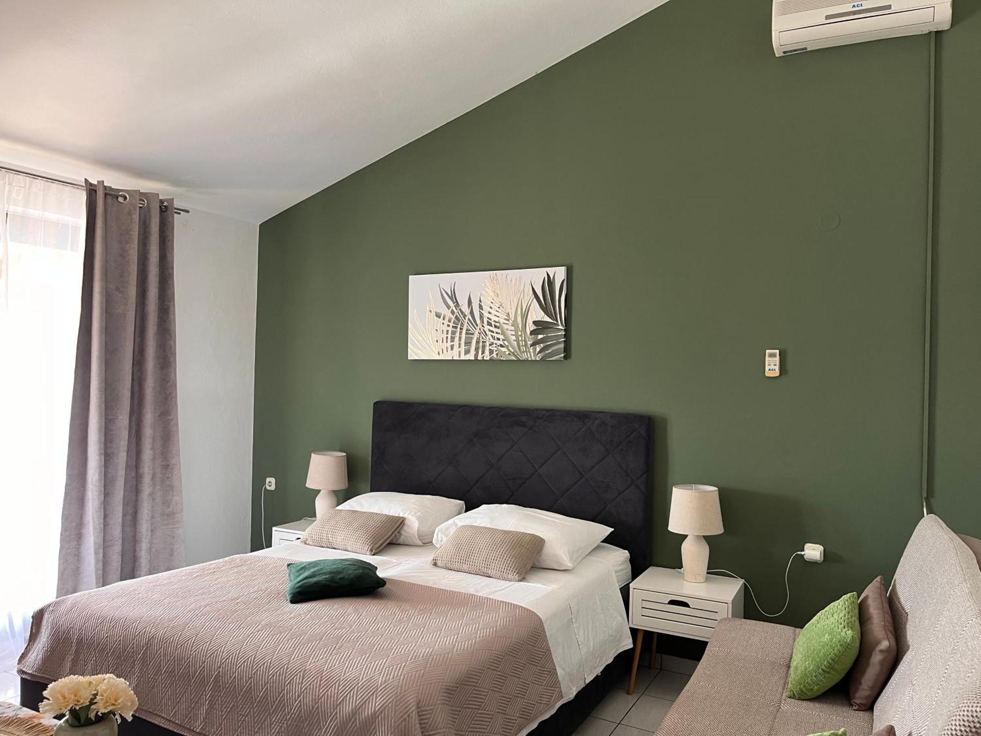Apartments Villa Mirella 20 M From The Sea - Free Parking 트로기르 외부 사진