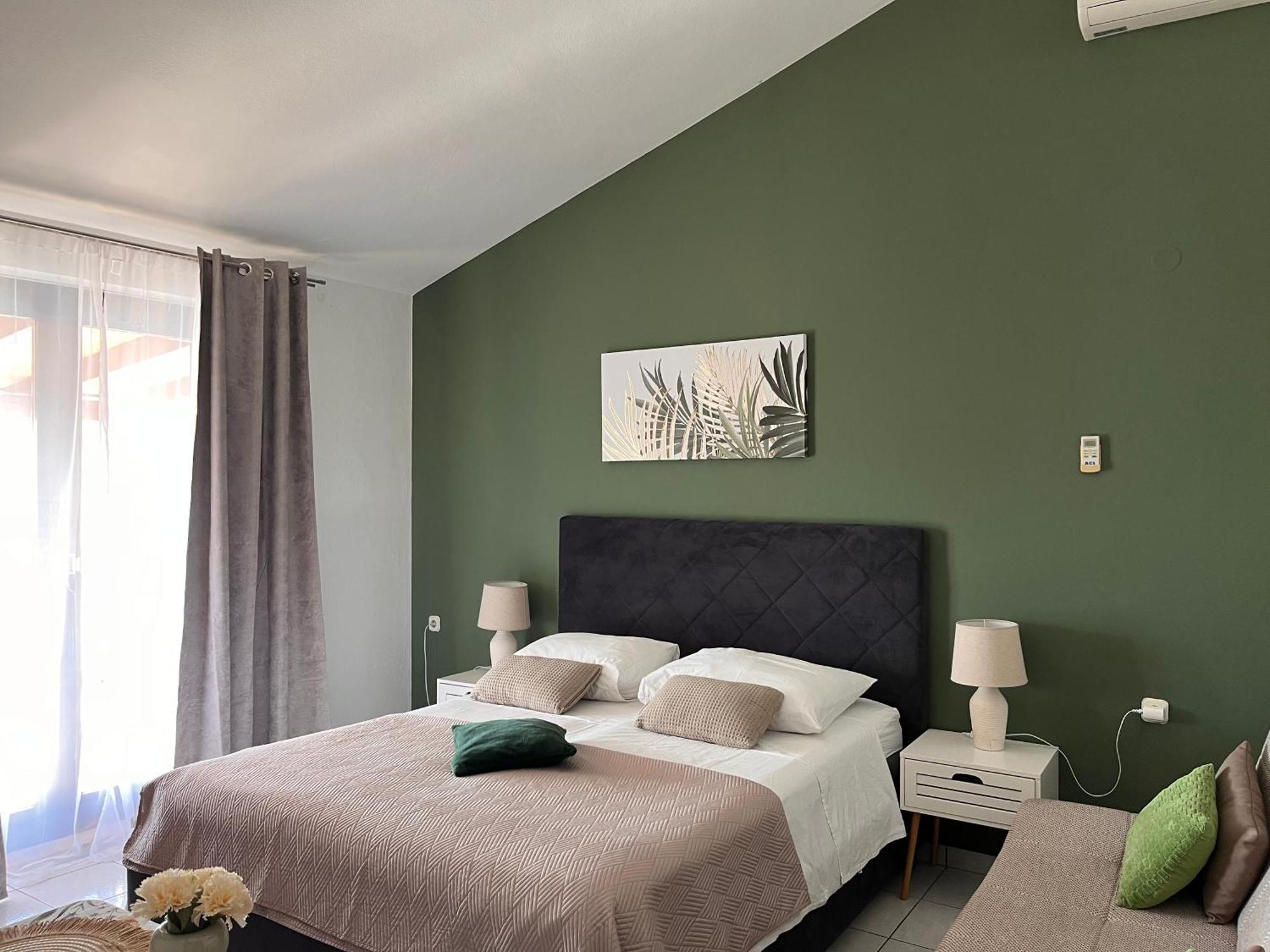 Apartments Villa Mirella 20 M From The Sea - Free Parking 트로기르 외부 사진