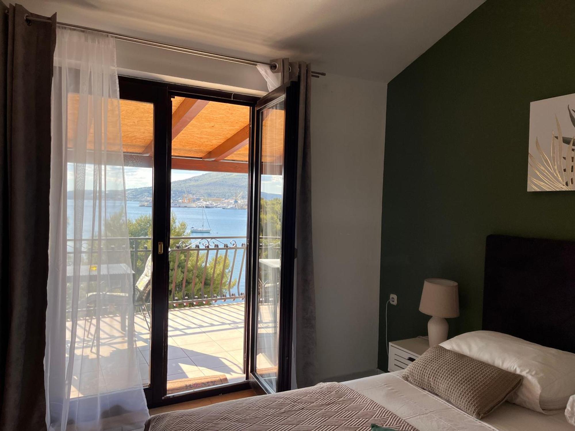 Apartments Villa Mirella 20 M From The Sea - Free Parking 트로기르 외부 사진