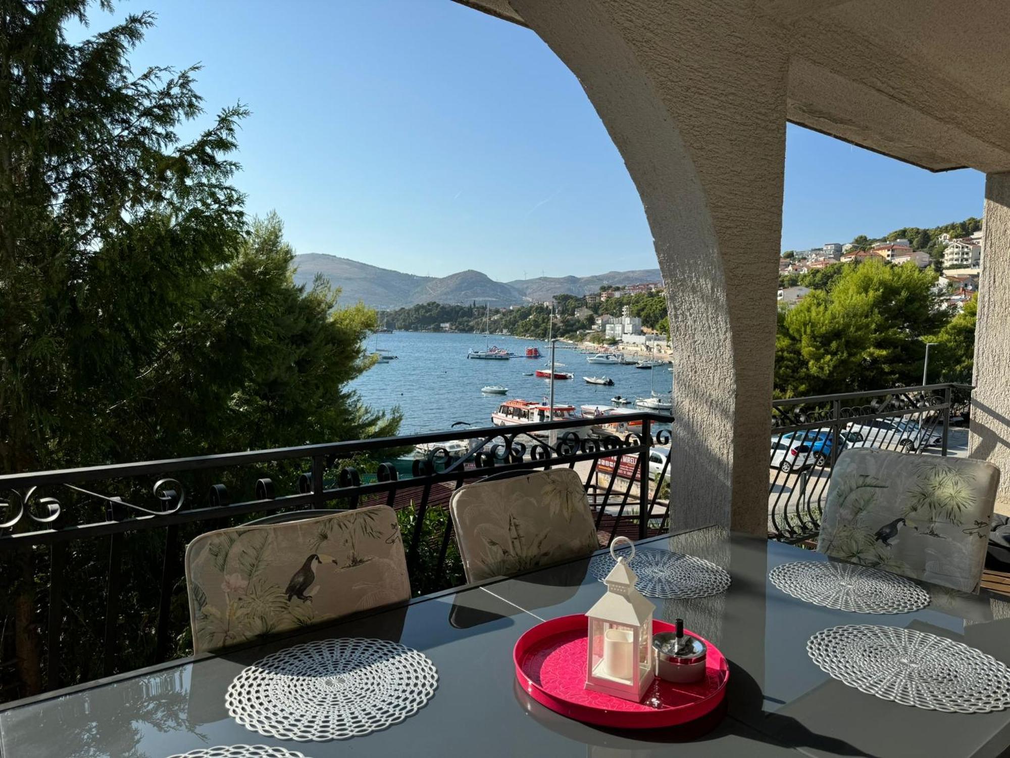 Apartments Villa Mirella 20 M From The Sea - Free Parking 트로기르 외부 사진