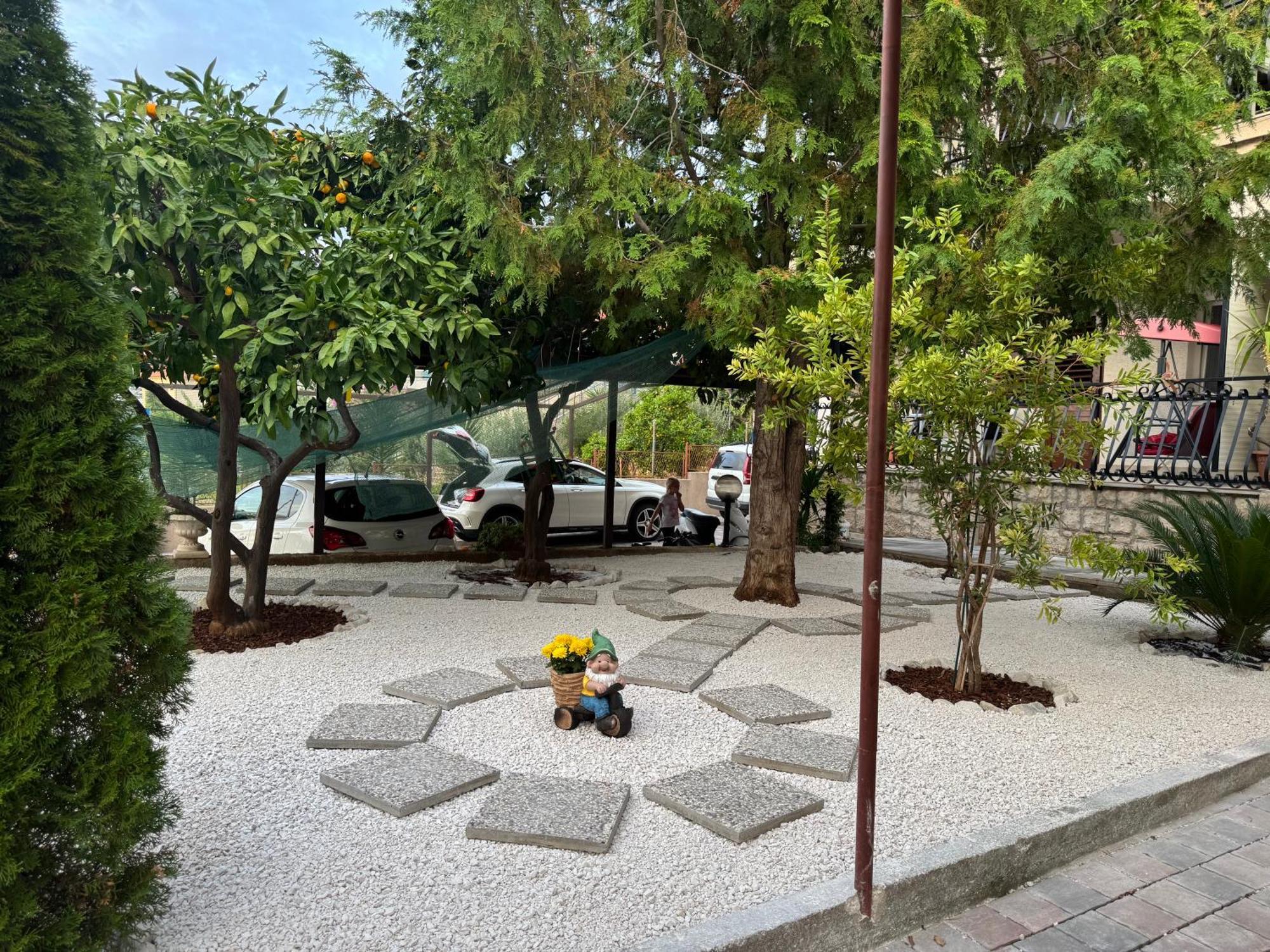Apartments Villa Mirella 20 M From The Sea - Free Parking 트로기르 외부 사진