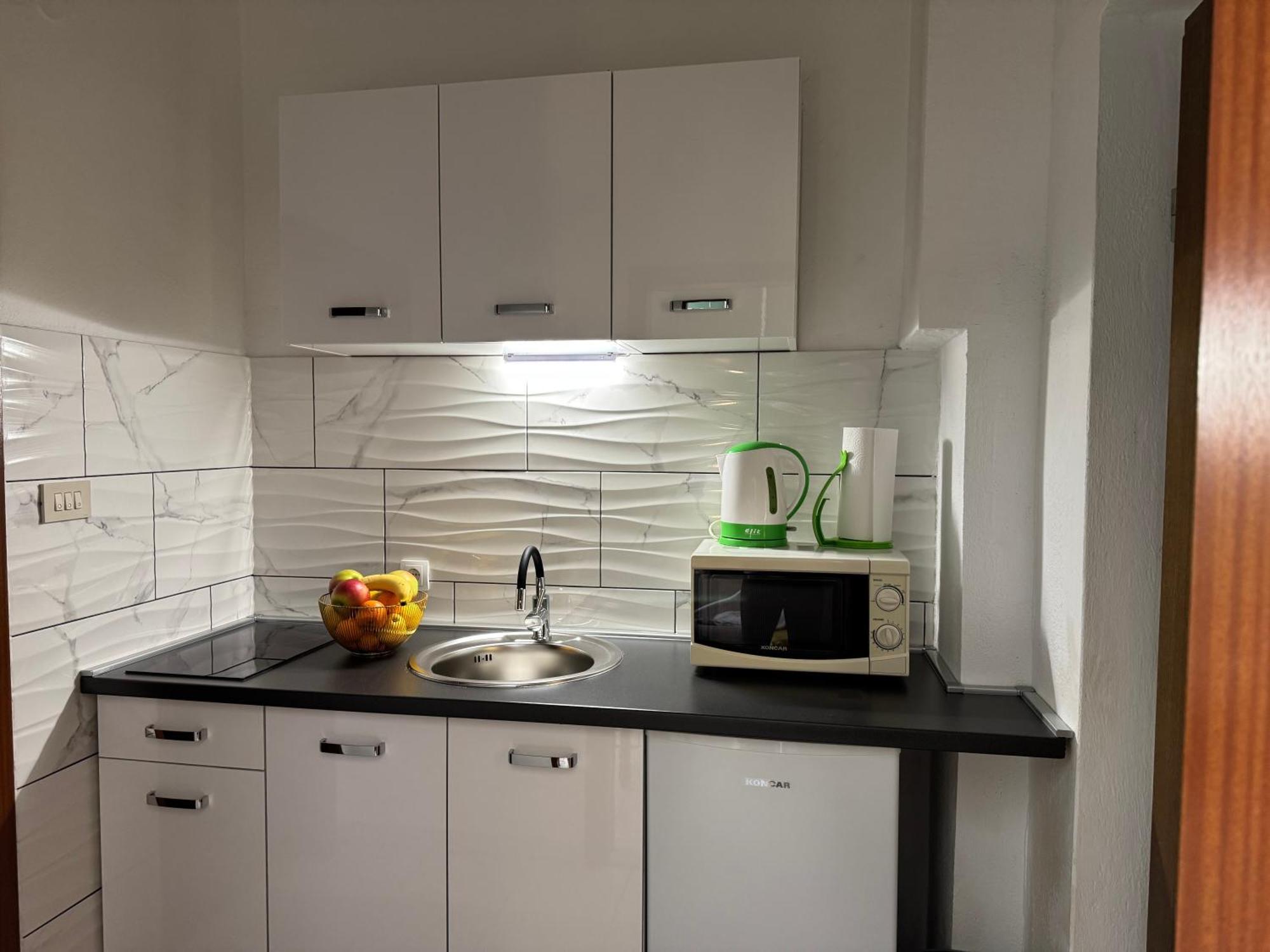 Apartments Villa Mirella 20 M From The Sea - Free Parking 트로기르 외부 사진