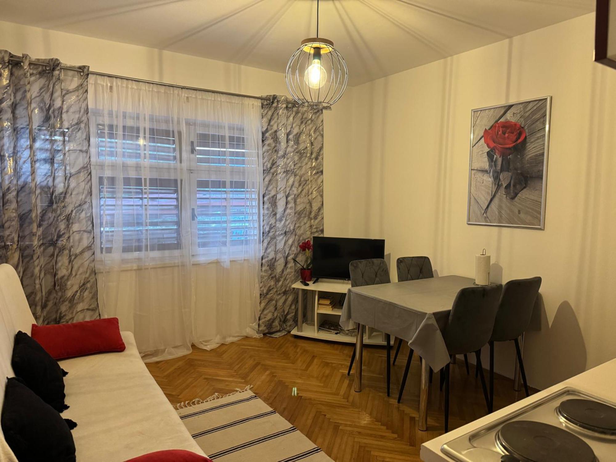 Apartments Villa Mirella 20 M From The Sea - Free Parking 트로기르 외부 사진