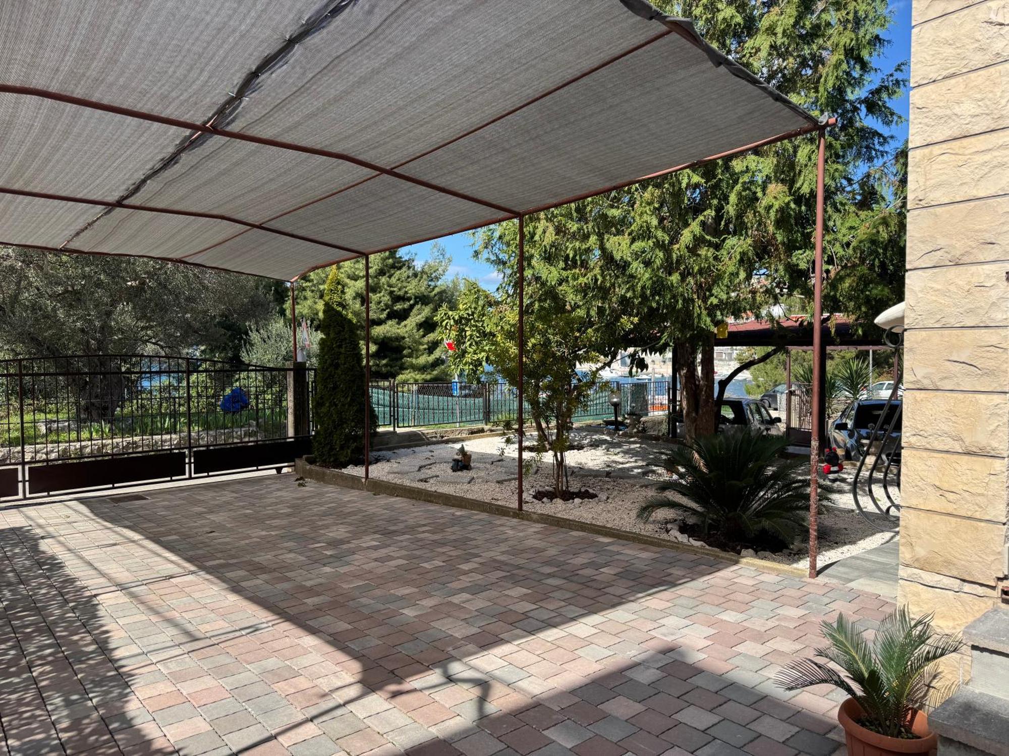 Apartments Villa Mirella 20 M From The Sea - Free Parking 트로기르 외부 사진